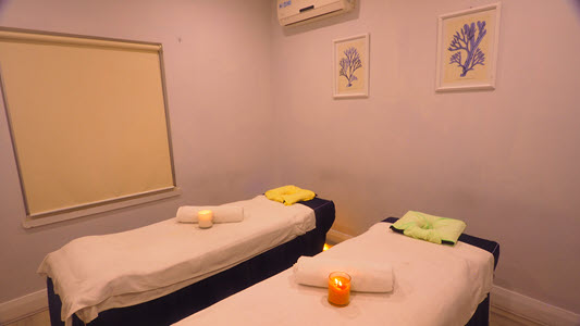 eastwood couples massage room